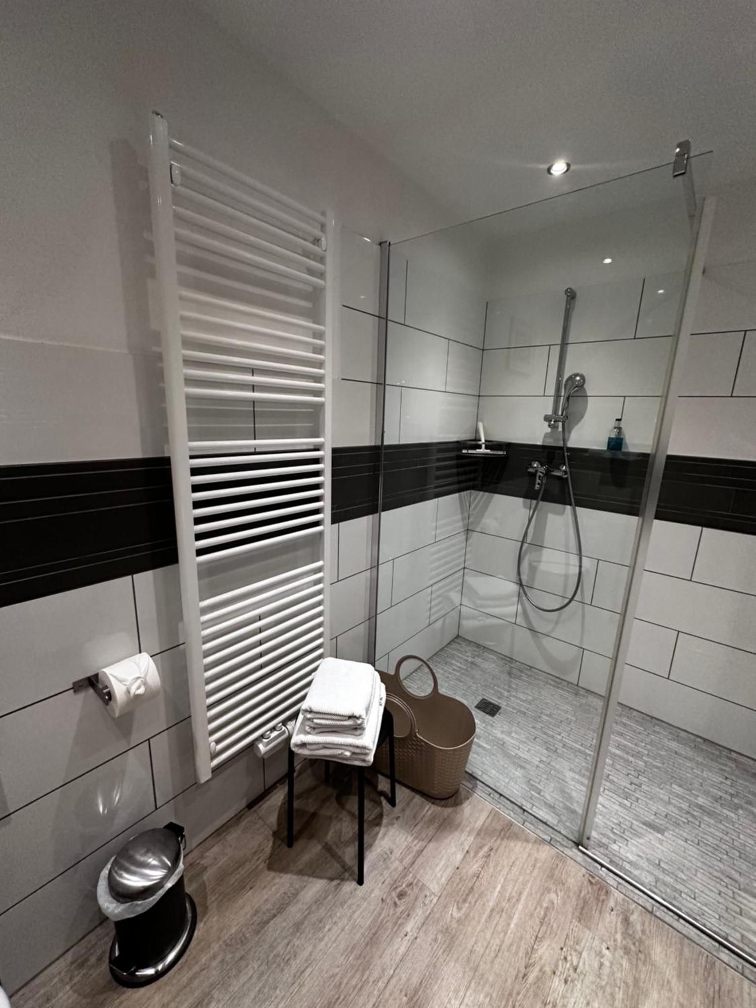 Ferienwohnung Schlossblick - 4 Sterne Sauna Pool Whirlpool Exklusiv Braunfels Extérieur photo